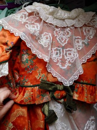 Trajes fallera y corpiño rojo,niña 6-8 añoa