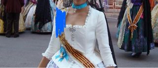 Traje de fallera con dos cuerpos