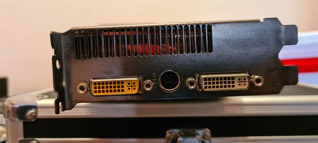 Tarjeta Grafica Asus EAH4890