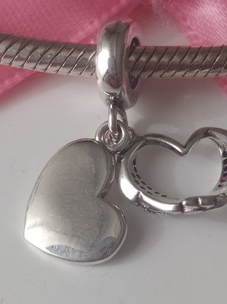 Charm Siempre en mi corazón en plata. 