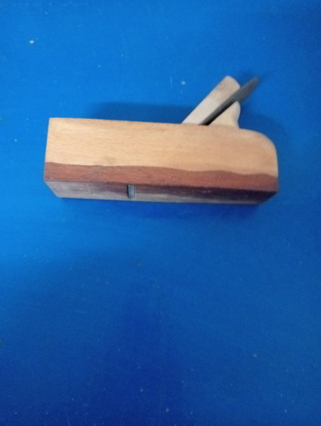 CEPILLO DE MADERA PARA PUERTAS Y MUEBLES