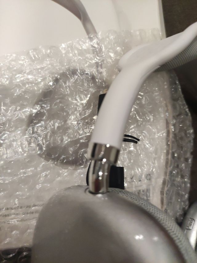 Auriculares P9 Pro Max plata y blanco