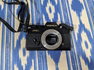 cámara de fotos. Yashica fr I