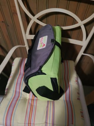 Alzador niño viaje