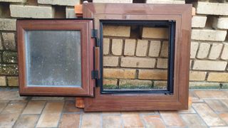 Ventana 61x61cm