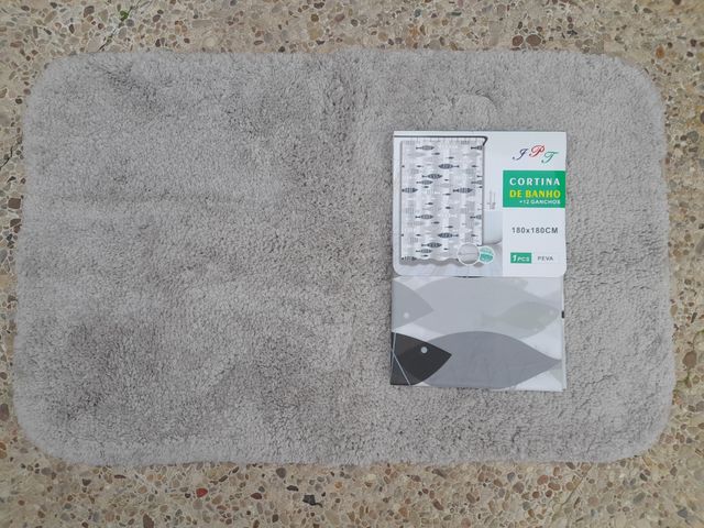 Alfombra de baño y cortina