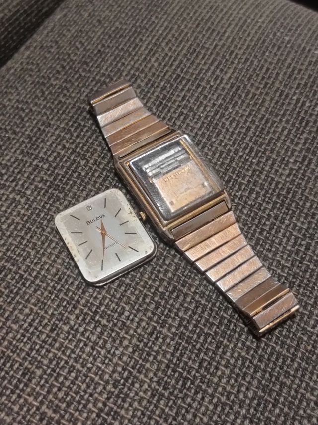 Reloj bulova Quartz vintage no funciona repuestos 