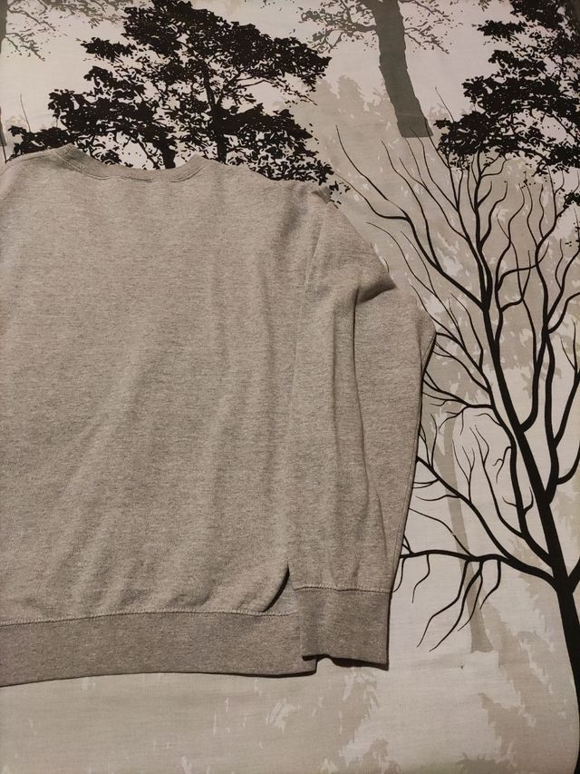 Sudadera gris