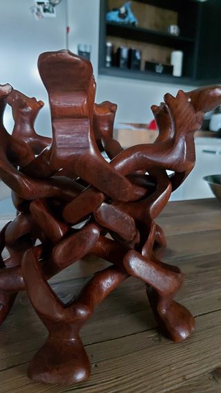 Porta tutto in legno intarsiato