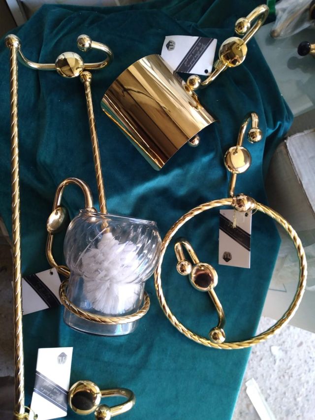 Juego accesorios baño oro diseño y calid
