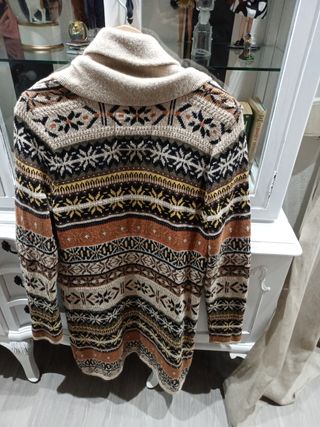 chaqueta larga estilo etnico