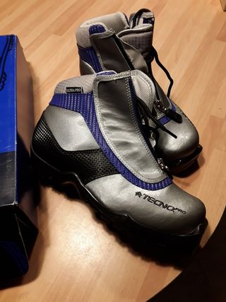 Scarponi nuovi presi x ciaspolare  nm.37 con sua s