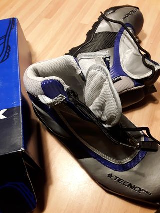 Scarponi nuovi presi x ciaspolare  nm.37 con sua s