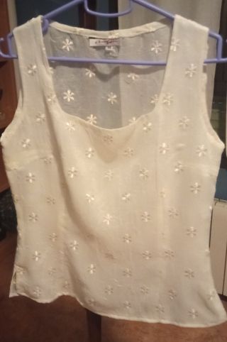 Blusa con bordado 