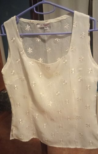 Blusa con bordado 