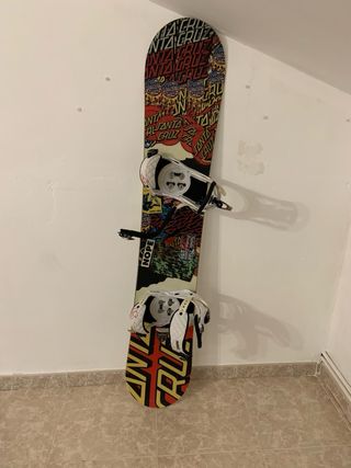 Tabla snowboard con fijaciones