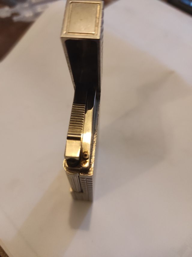 Mechero de plata marca dupont