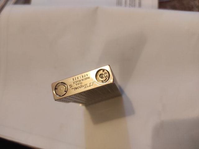 Mechero de plata marca dupont