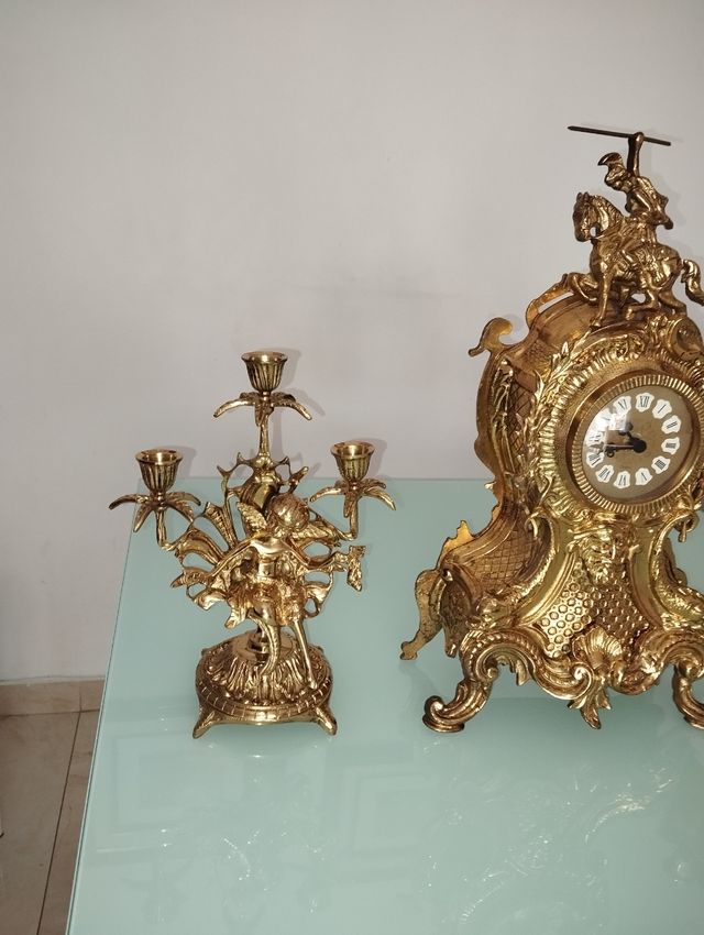 Juego de reloj vintage con portavelas