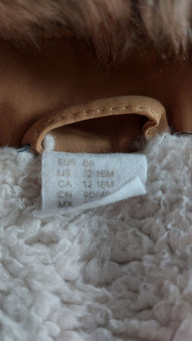 Abrigo niño beige capucha pelo