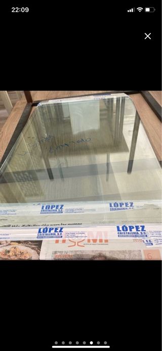 Mueble expositor 125 x 105 x 60 con 2 estantes