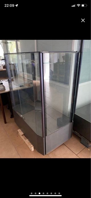 Mueble expositor 125 x 105 x 60 con 2 estantes