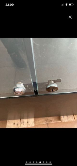 Mueble expositor 125 x 105 x 60 con 2 estantes