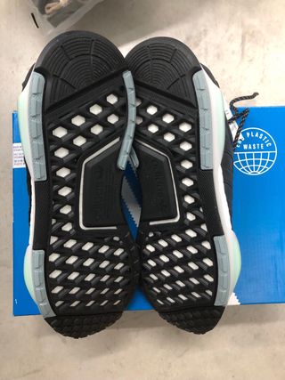 Zapatillas Adidas NMD_V3 Parley talla 40