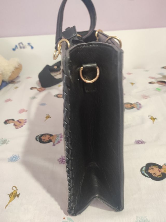 Bolso de hombro nuevo negro.