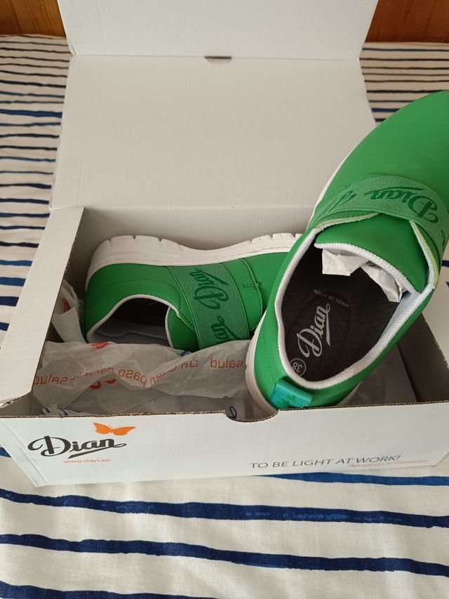 Zapatos sanitarios Dian Verde Nuevos
