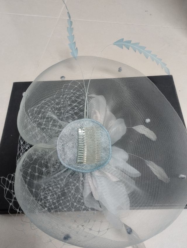 Tocado exclusivo ,10 eu.