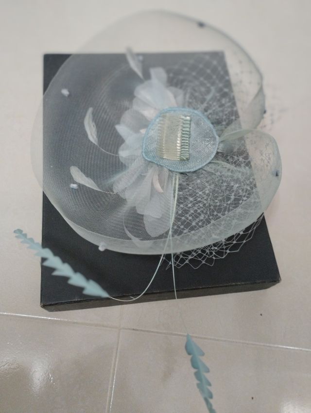 Tocado exclusivo ,10 eu.