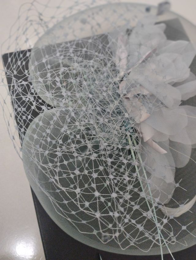 Tocado exclusivo ,10 eu.