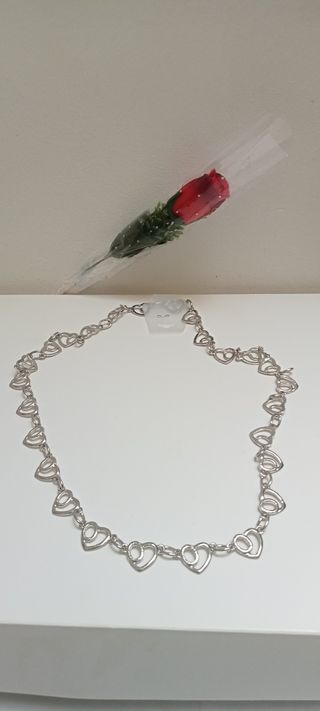 Collar de corazones plateado 