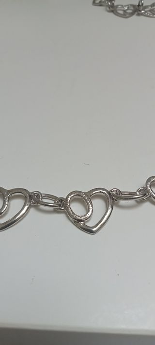 Collar de corazones plateado 