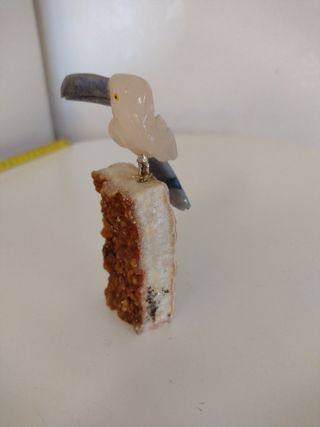 Uccellino in pietre semipreziose