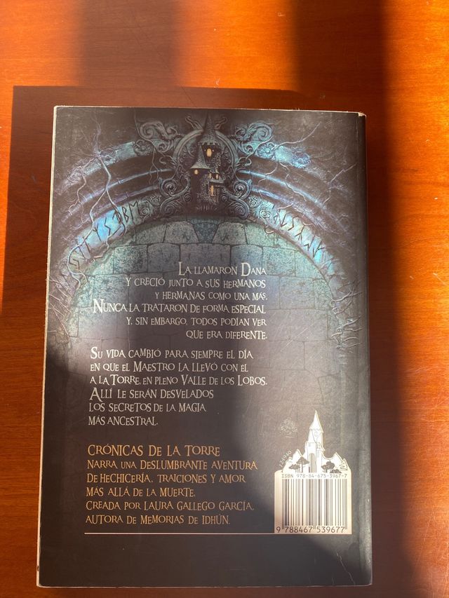 Libro Cronicas de la torre 1