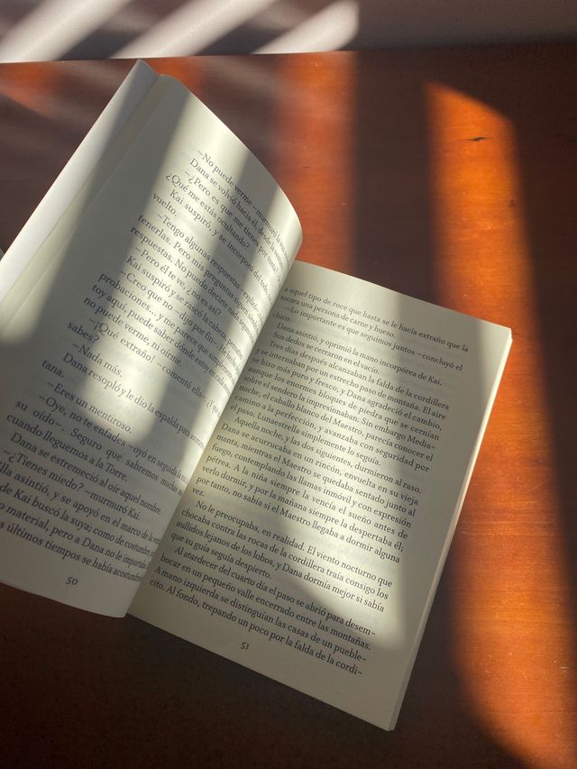 Libro Cronicas de la torre 1