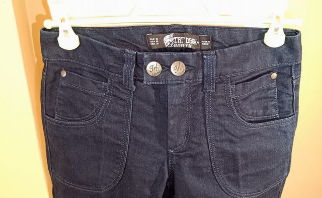 Vaqueros acampanados TRF de Zara, talla 36