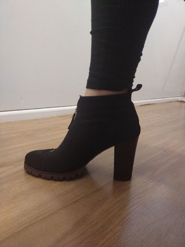 Botines cremallera central