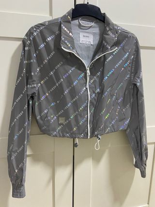 chaqueta reflectante bershka