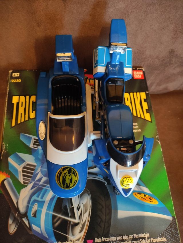 POWER RANGERS TRICERATOPS BATTLE BIKE