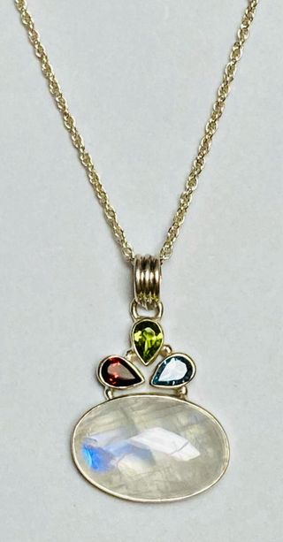 Colgante de piedra luna + cadena en plata ley 925