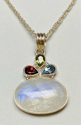 Colgante de piedra luna + cadena en plata ley 925