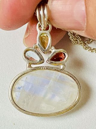Colgante de piedra luna + cadena en plata ley 925