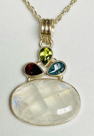 Colgante de piedra luna + cadena en plata ley 925