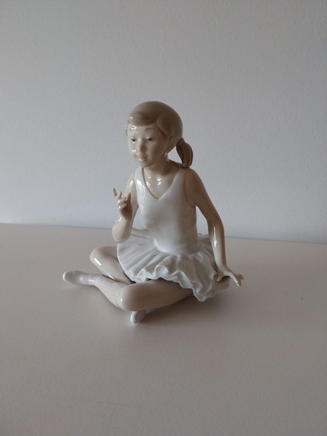 Porcelana NAO bailarina