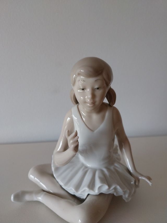 Porcelana NAO bailarina