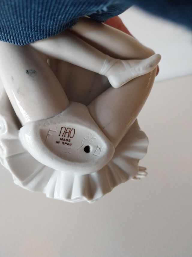 Porcelana NAO bailarina