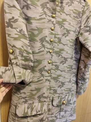 La Condesa vestido tipo militar camuflaje 
